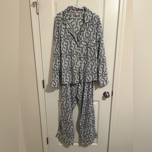 Victoria’s secret Pajamas set in Blue and Yellow - Picture 1 of 7
